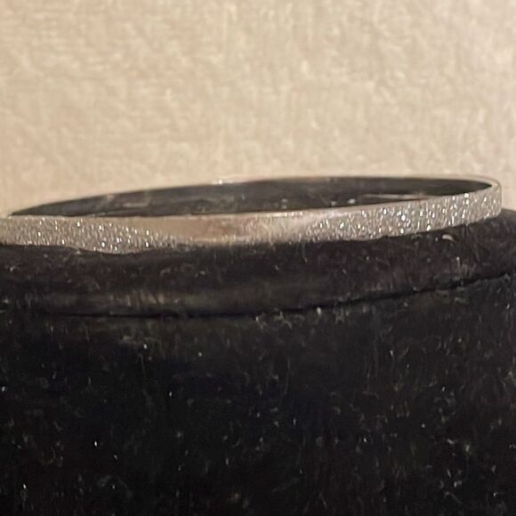 7.5” silver tone textured and smooth polished bangle bracelet - Picture 5 of 10